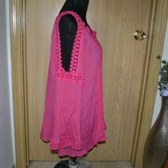 Zac & Rachel Cold Shoulder Fuchsia Boho Vacation Dressy Crochet Detailed Top - Picture 4 of 9